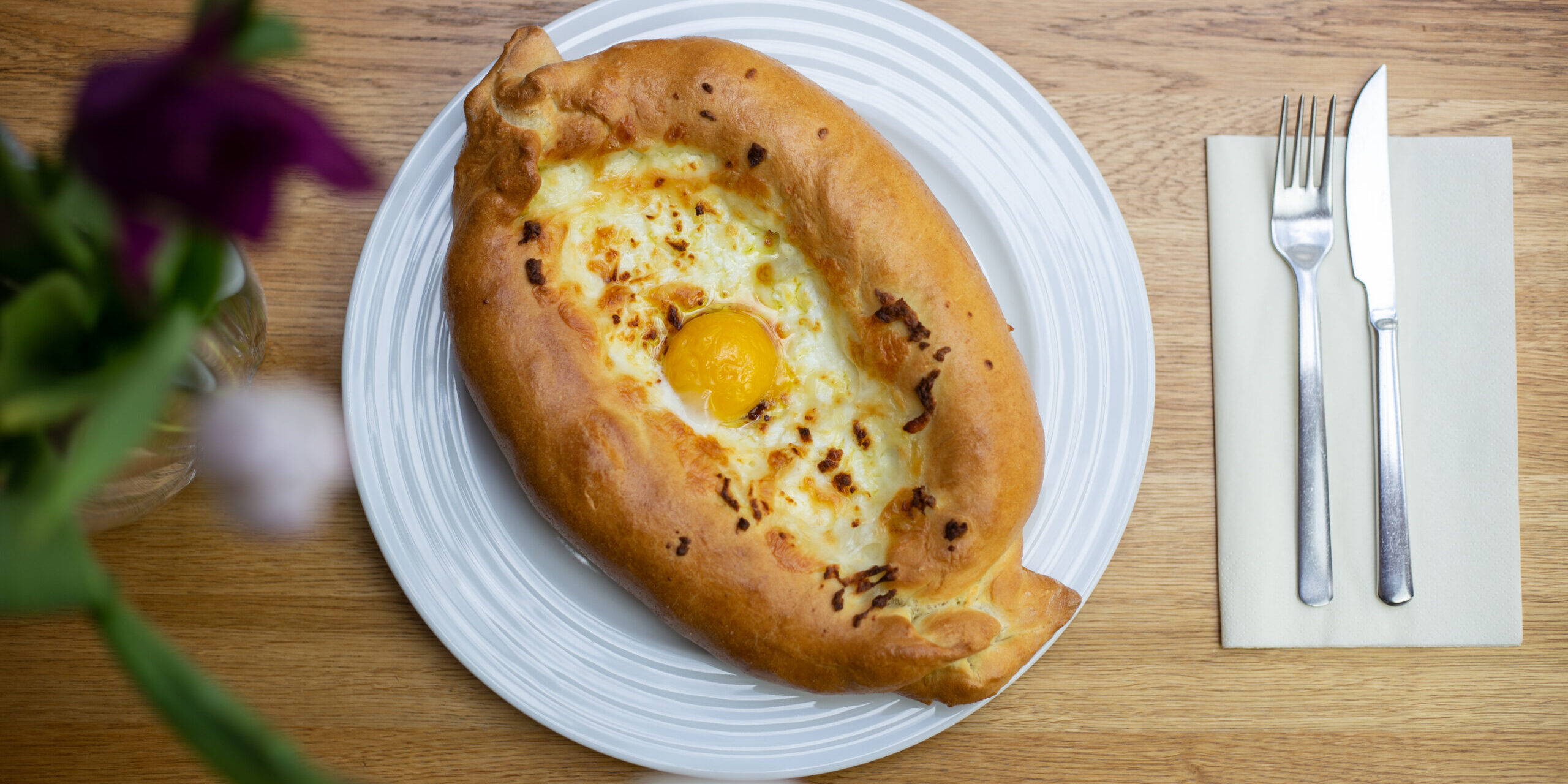 Chačapuri – gruzínský chléb se sýrem