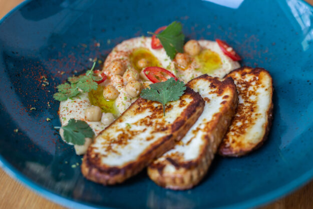 Hummus s granátovým jablkem